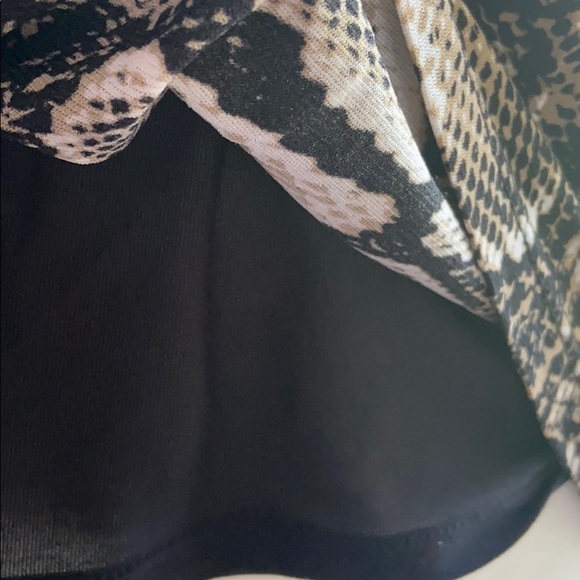 WORTHINGTON HALTER TOP SNAKE PRINT SLEEVELESS RUFFLE  M - Picture 4 of 11